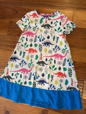 Mini Boden White Dress with Multicolor Dinosaur Prints and Blue Hem size 9/10